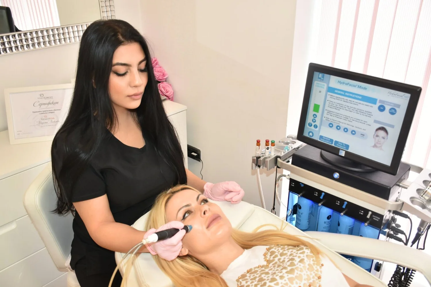 Процедура HydraFacial